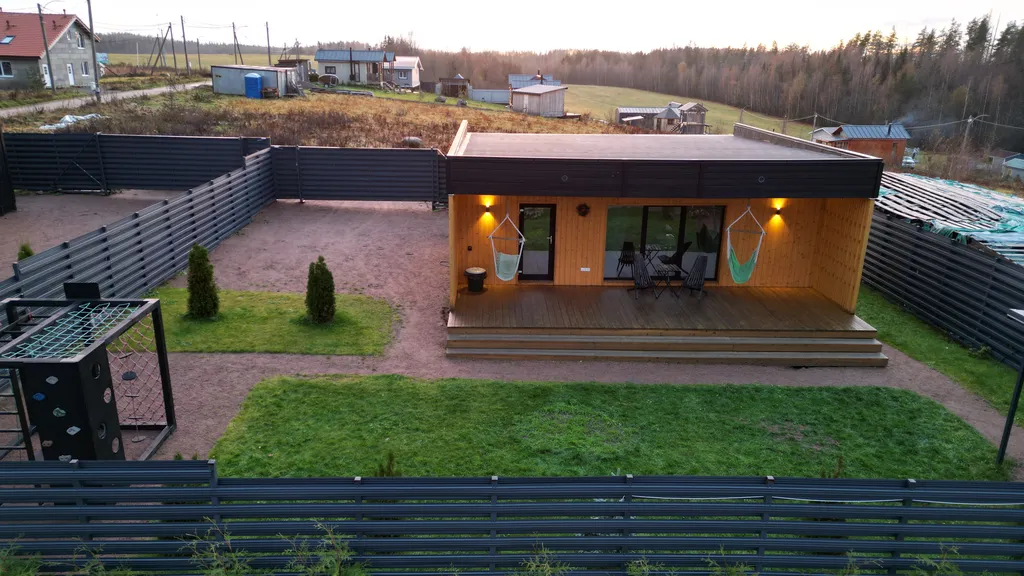 Коттедж с сауной на горке