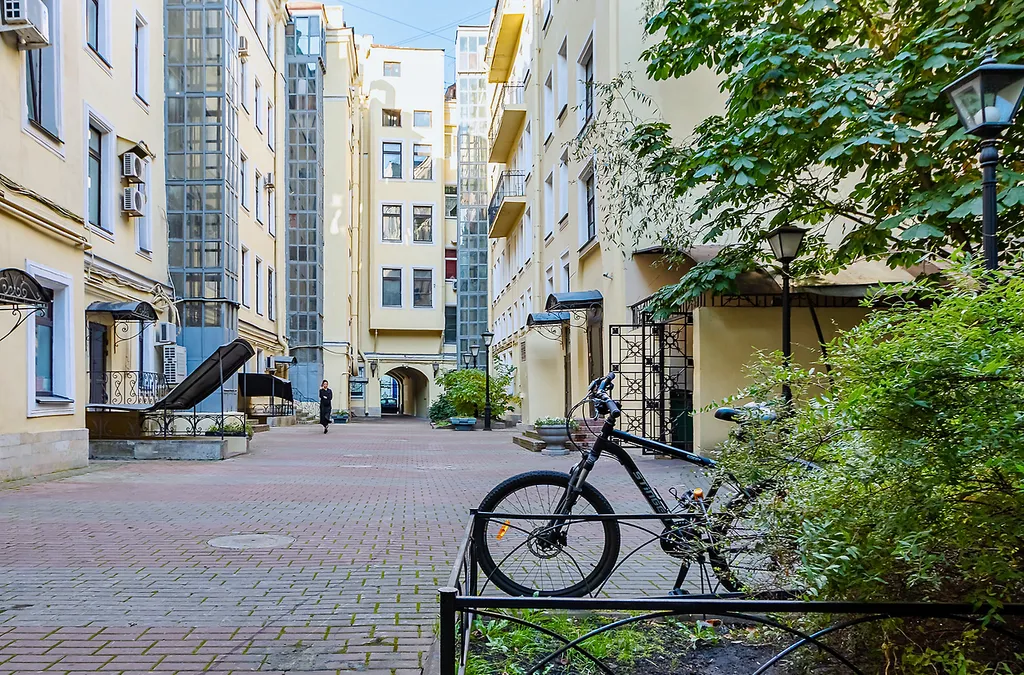 Дизайнepcкие апартаменты с великолепным видом нa Фонтaнку