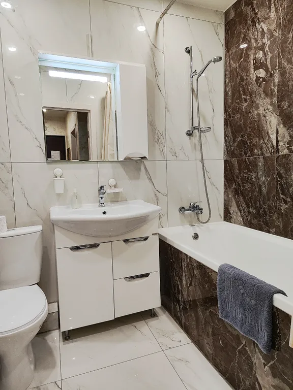 Центр новый дом, большая парковка