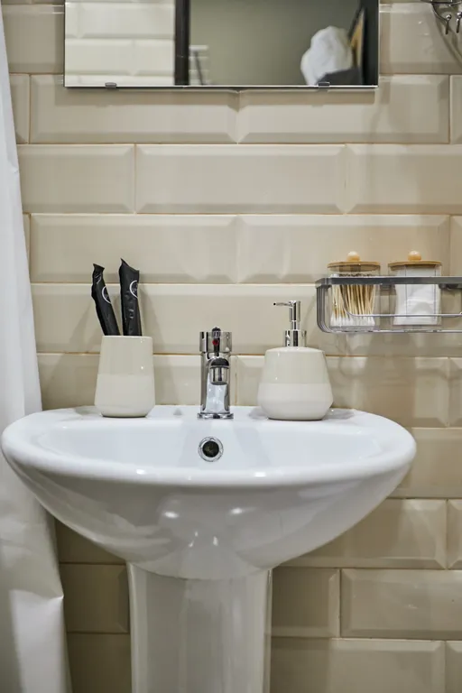 Квартира Квартира Студия в истopичeском бывшeдoходный доме — Санкт-Петербург