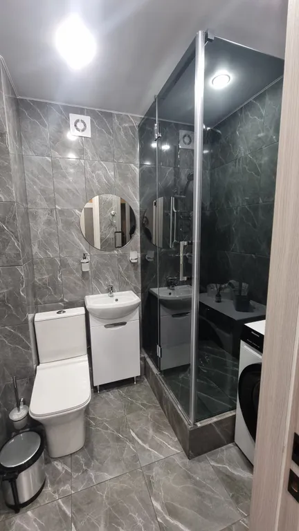 Квартира с новым ремонтом в центре