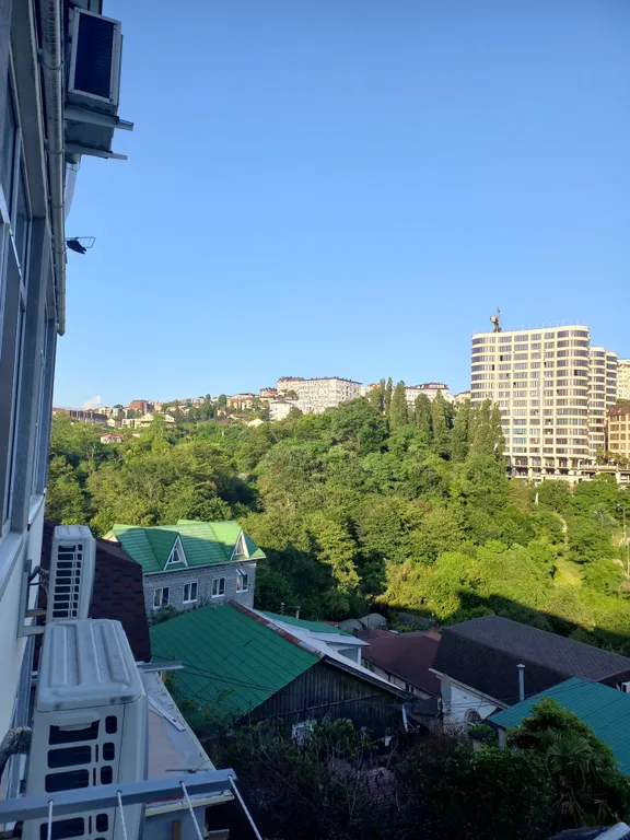 Уютная студия в тихом районе, вблизи Зимнего театра