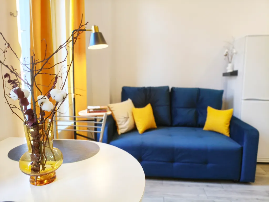 Современный апартамент-студия с видом на горы