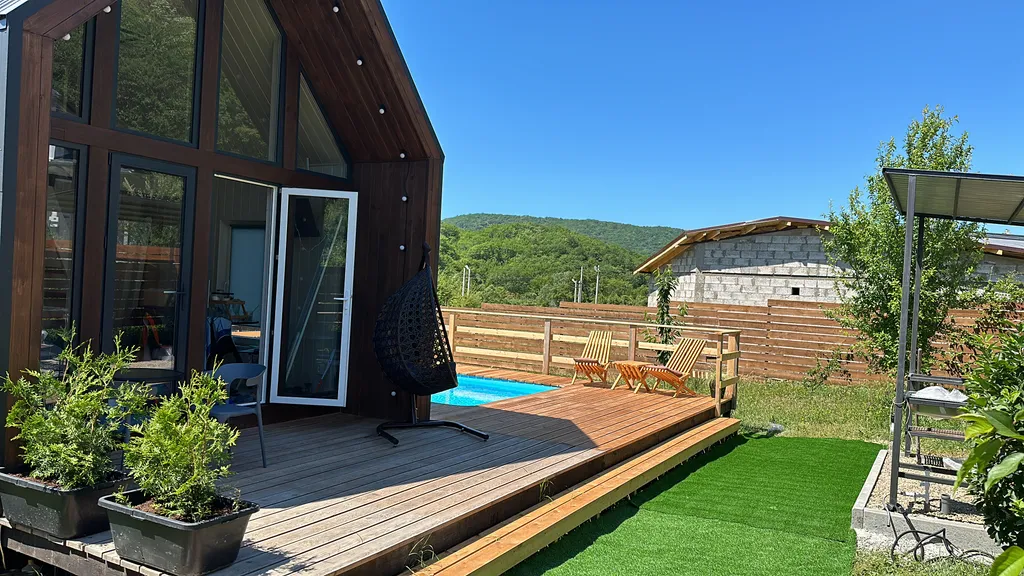 Коттедж Дом с теплым бассейном и банькой — Прасковеевка