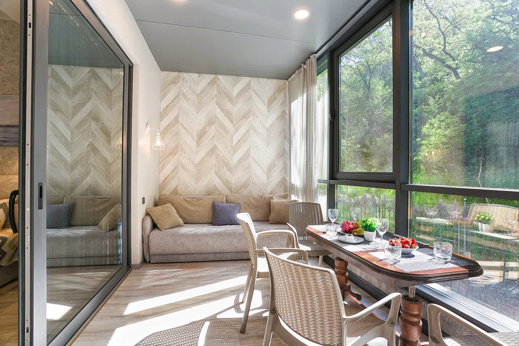 Современная квартира с террасой в приморском парке