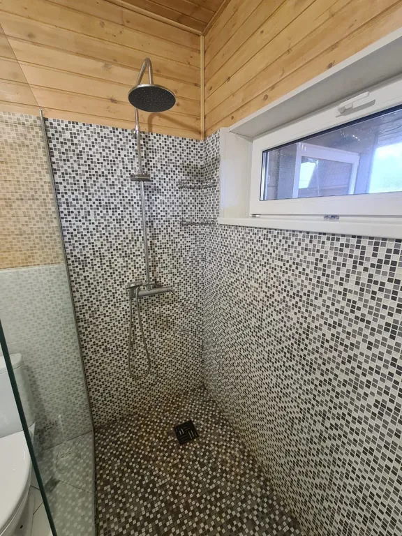 Дом с прудом