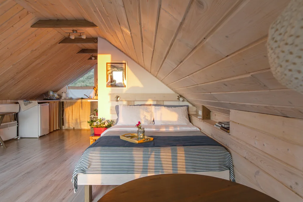 Коттедж Умный дом с кипарисами и видом на море с мансардным этажом — Сочи