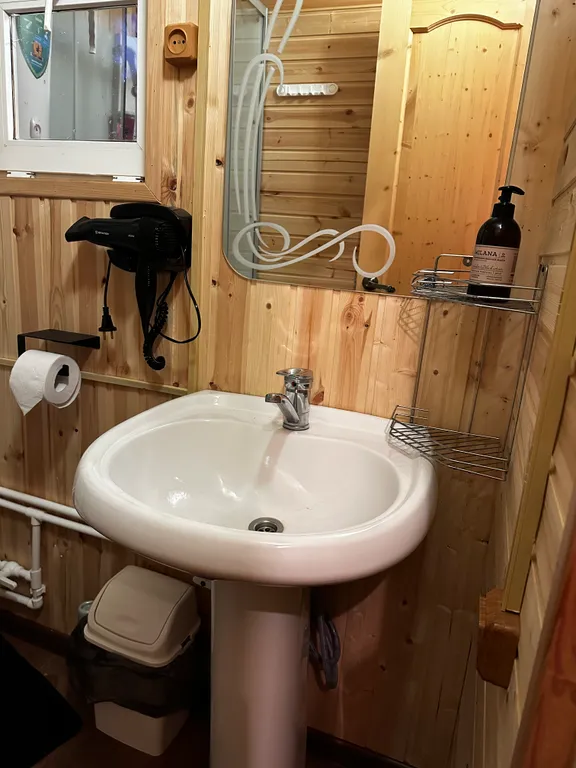 Уютный домик в чаще леса