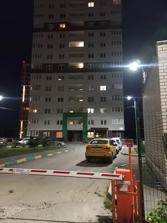 Большая, солнечная студия с перегородкой