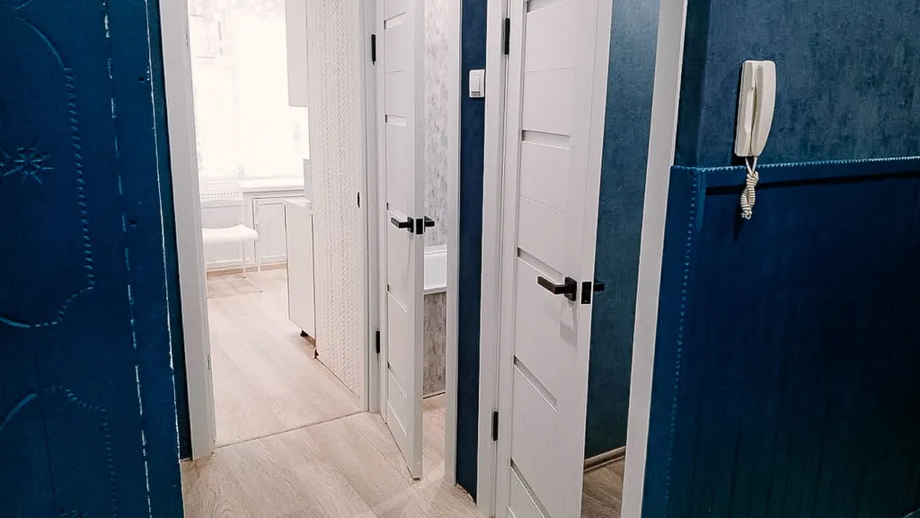 Свежая трешка с раздельными комнатами в тихом районе города