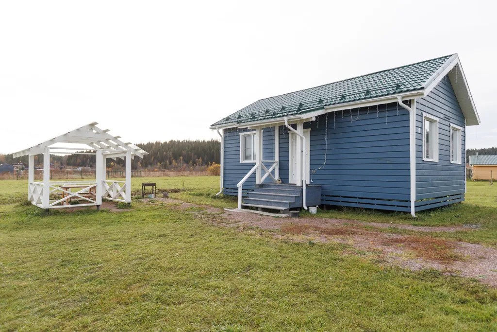 Домик с видом на озеро