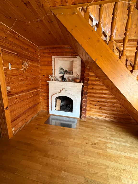 Уютный жилой зимний дом в сказочно живописном месте