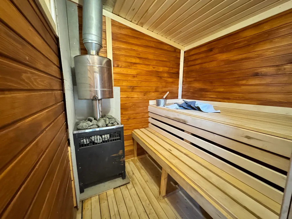 Уютная Хижина с теплым бассейном