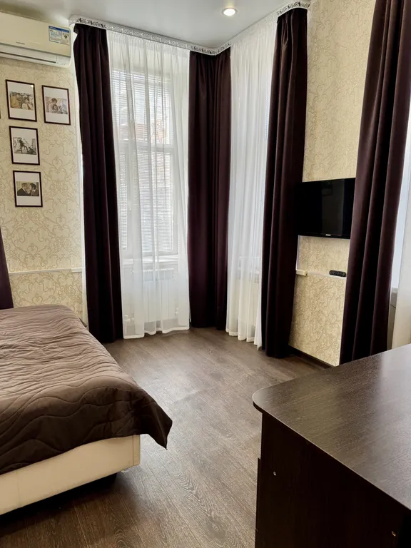 Двухкомнатная квартира в историческом центре на набережной Волги