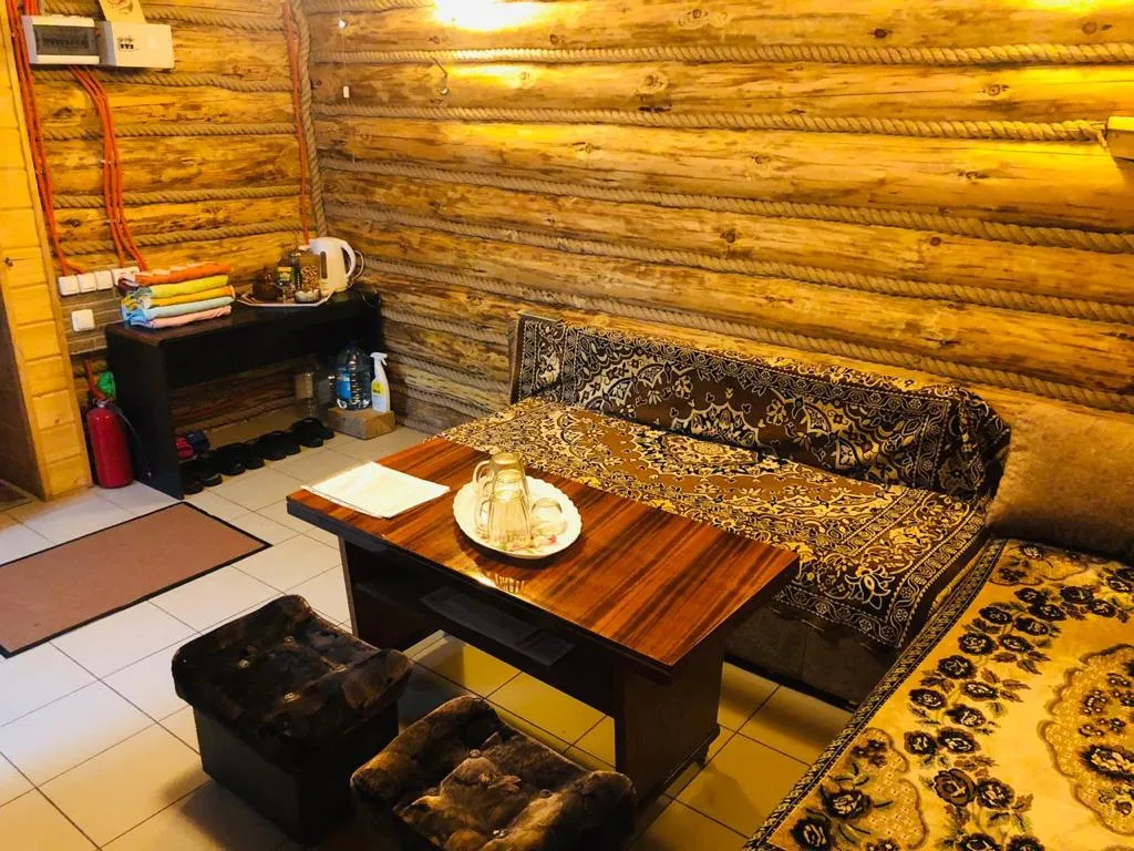 Домик в соснах с баней