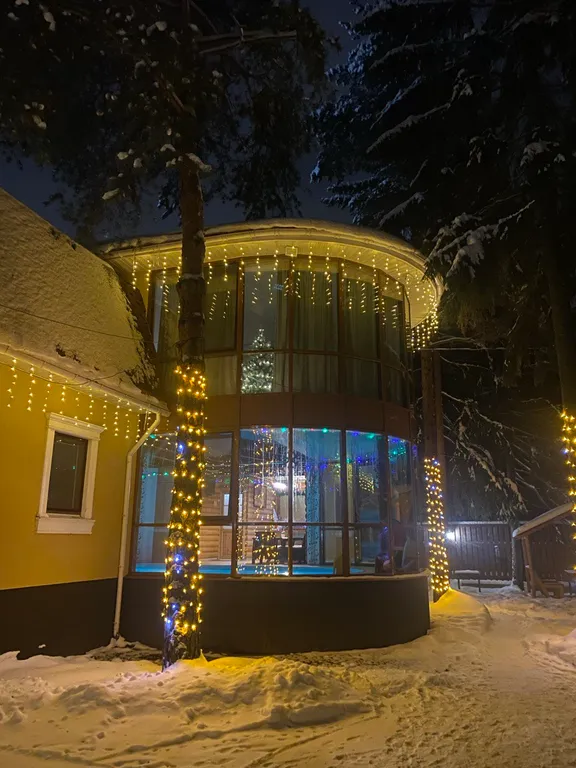 Коттедж с теплым бассейном и баней на дровах