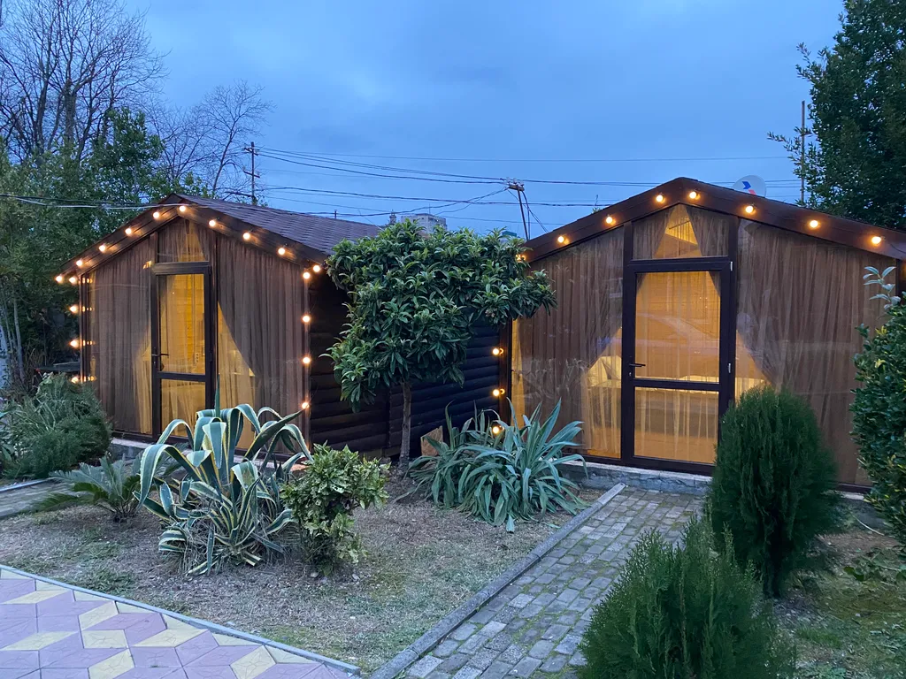 Коттедж Люкс домик — Гагра