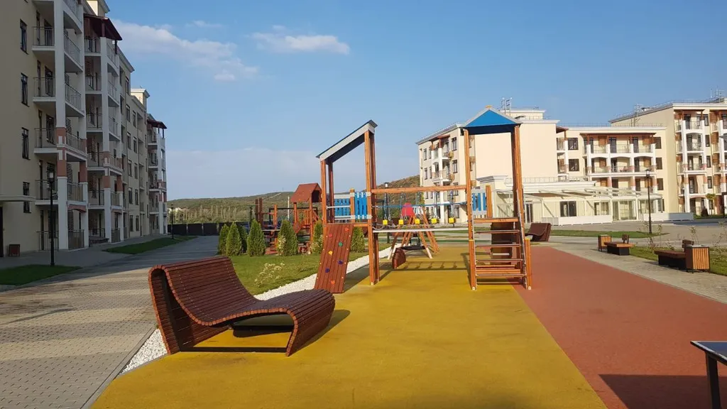 Новая студия-комфорт с бассейном и балконом в ЖК Кипарис Holiday house