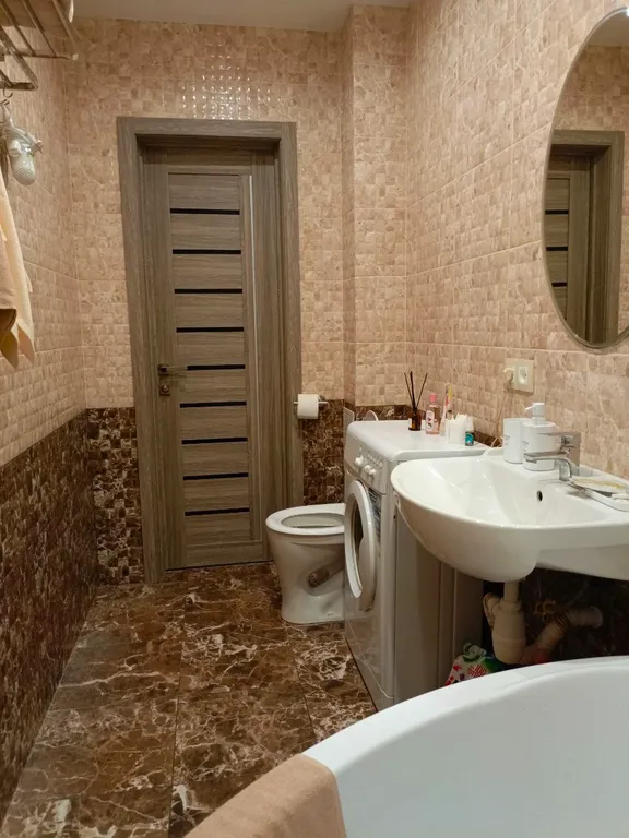 Квартира с большой ванной и панорамной лоджией