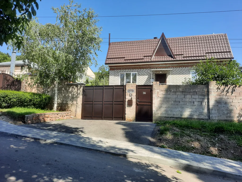 2х этажная часть дома с садом