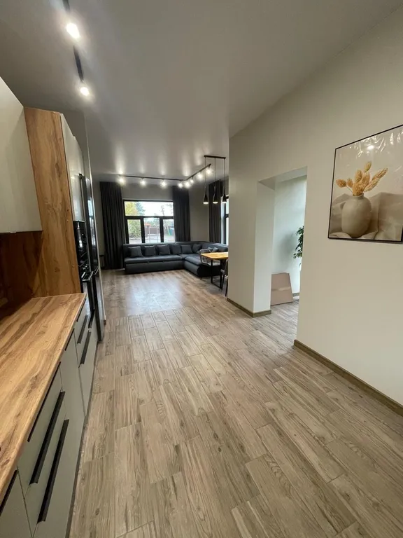 Современный коттедж рядом с заливом