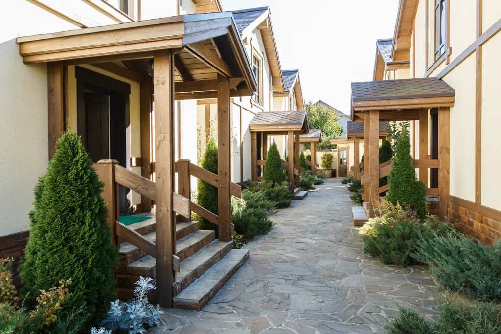 Дом целиком с личной парковкой в центре курорта