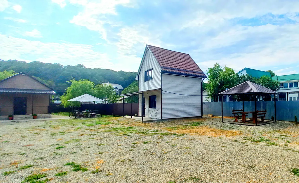 Гуамкаюг. Дом с купелью и видом на горы