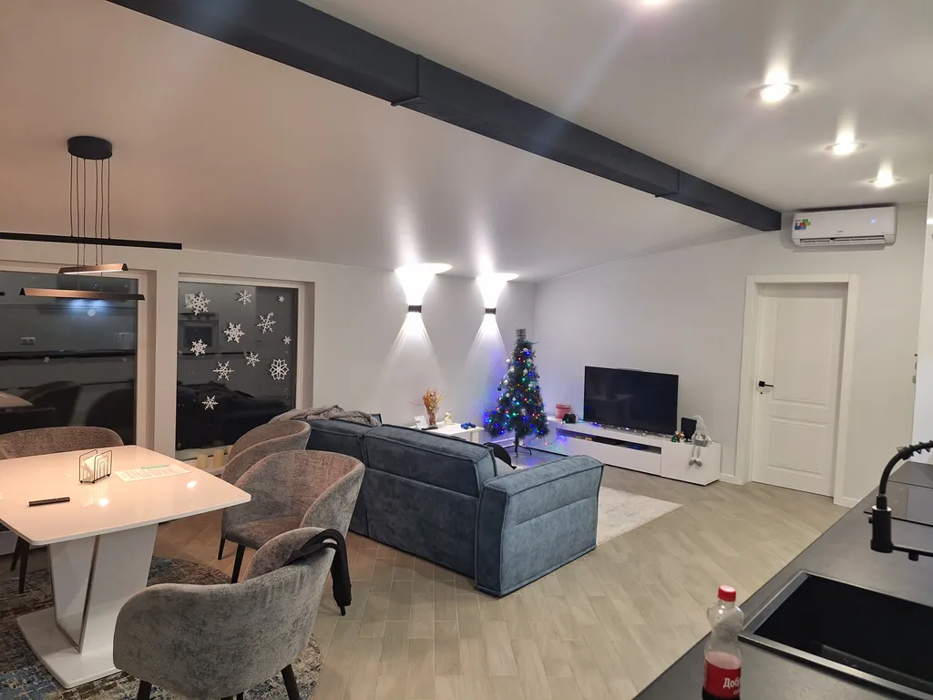 Дом на берегу водохранилища