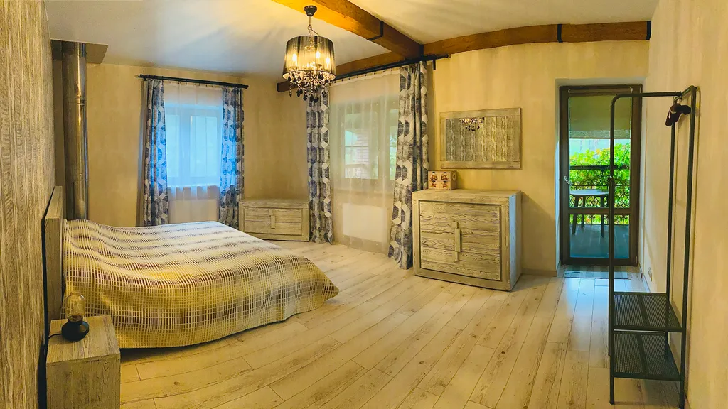 Коттедж Большой дом в лесу — Запорожское