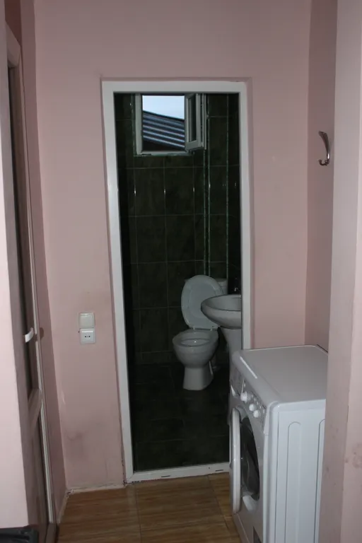 Второй этаж частного дома с балконом