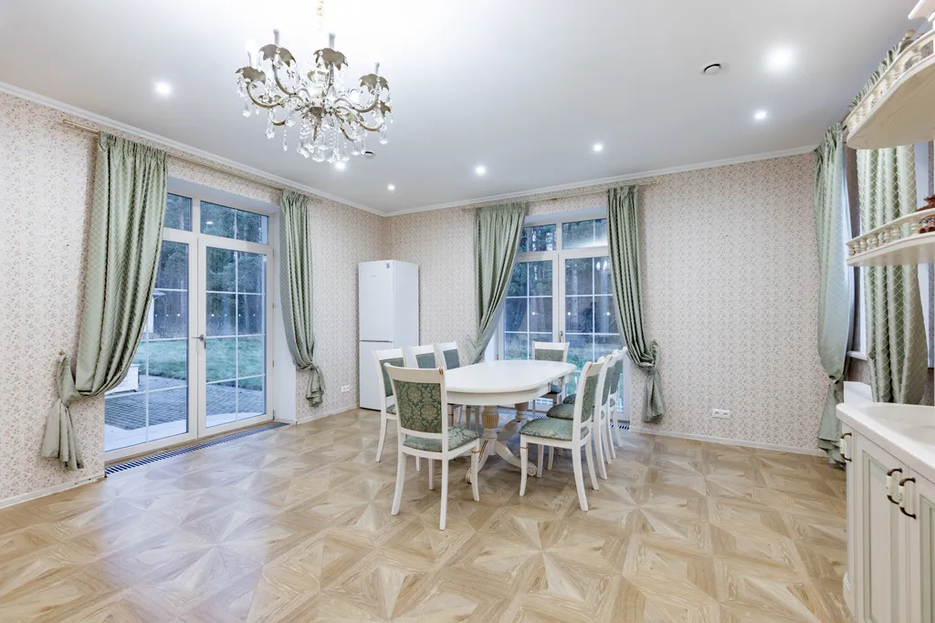 Просторный коттедж с бильярдом и сауной