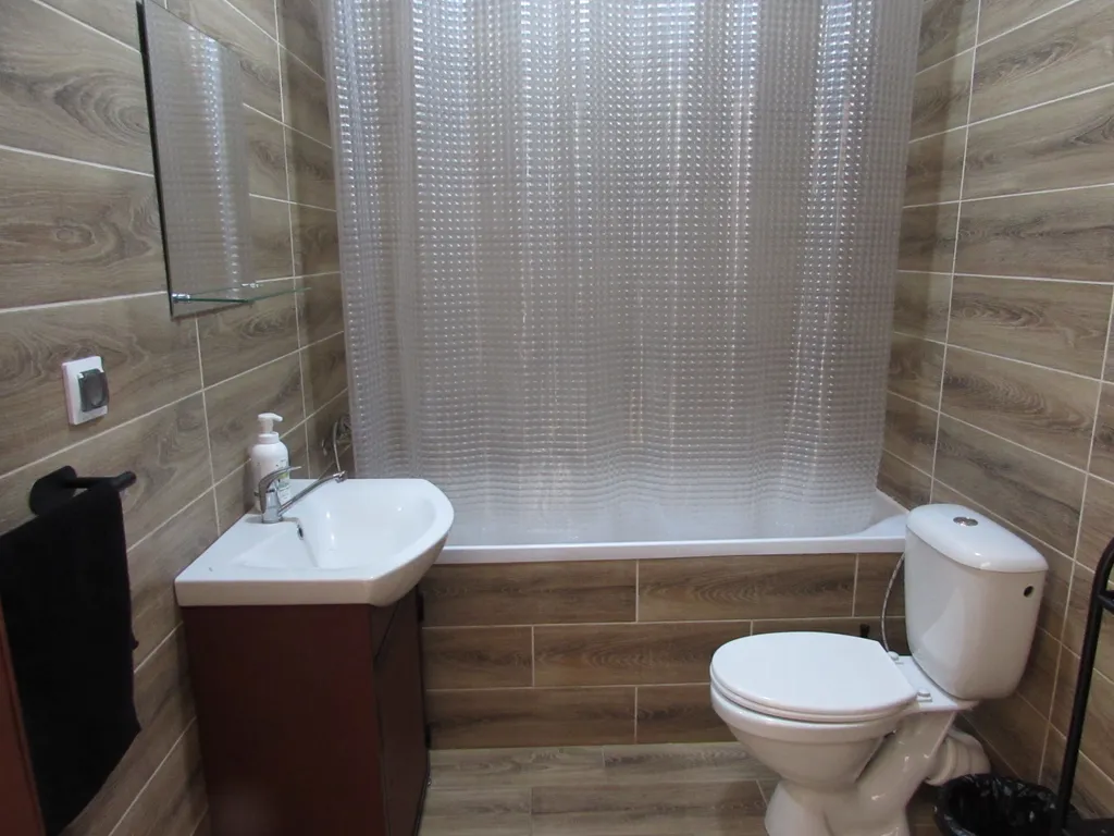 Коттедж Уютный дом с верандой Муравушка — Горный Щит