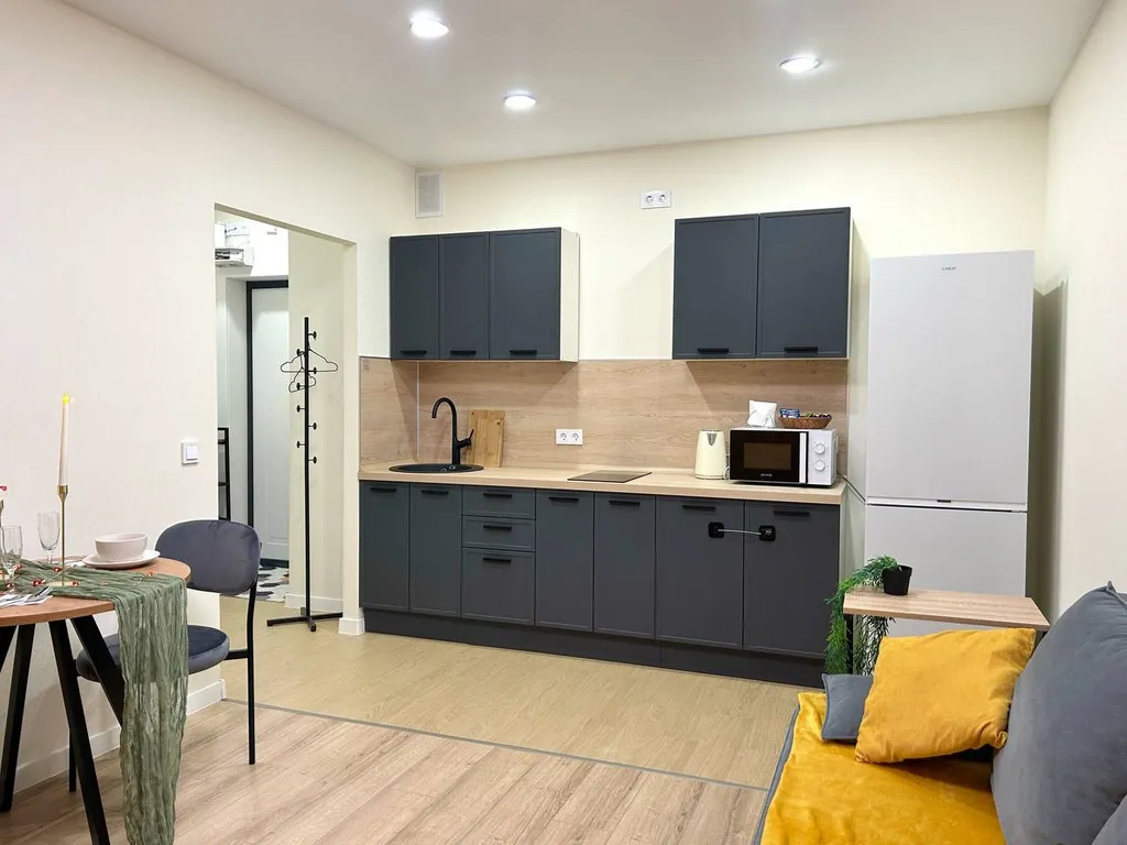 Современная евродушка у военной части