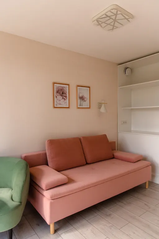 Коттедж Коттедж с панорамными окнами и террасой на крыше — Разметелево