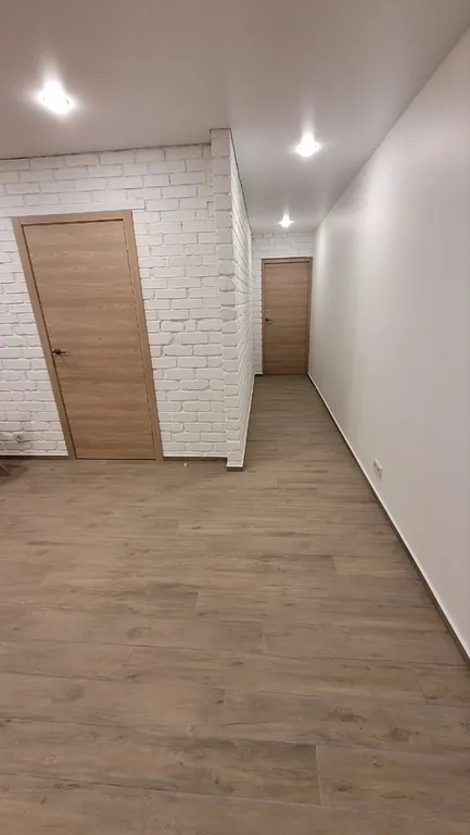 Квартира в роскошном современном коттедже с болшой кухней гостинной