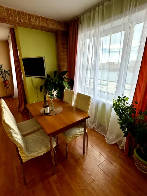 Уютная, тихая, атмосферная квартира с видом на Енисей