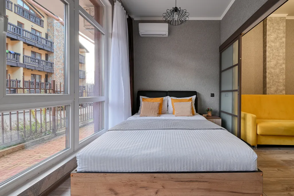 Квартира с отдельной спальней и видом на горы Я на Море