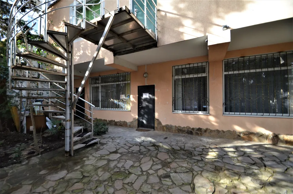 Апартаменты в самом центре до 5-ти человек с бесплатным паркингом