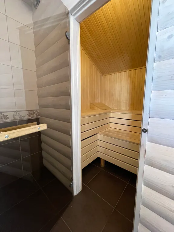 Уютный дом с терассой и сауной