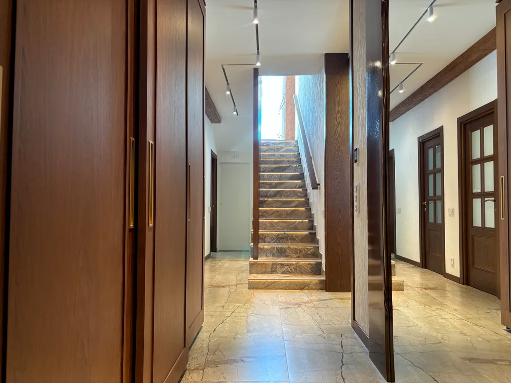 Шале Tech с подогреваемым бассейном и 4 спальнями