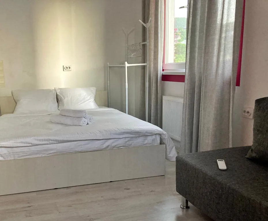 Квартира Улучшенный четырёхместный номер с балконом и видом на горы — аренда посуточно в Новороссийск