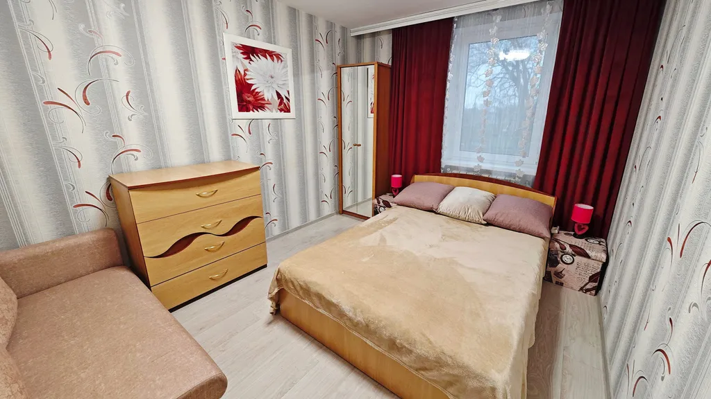 Золотые апартаменты полулюкс с 2 спальнями, кондиционером, кухней, ван