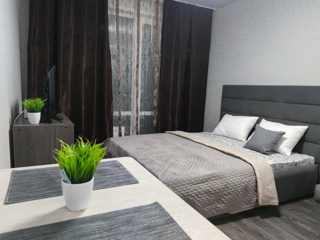 Мичурин парк, рядом лес, беседки, мангалы