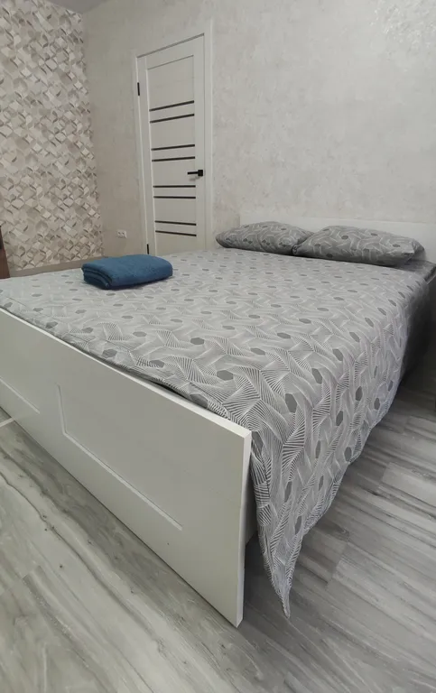 Двухкомнатная квартира у жд вокзала