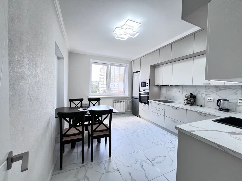 Стильная современная двушка центр