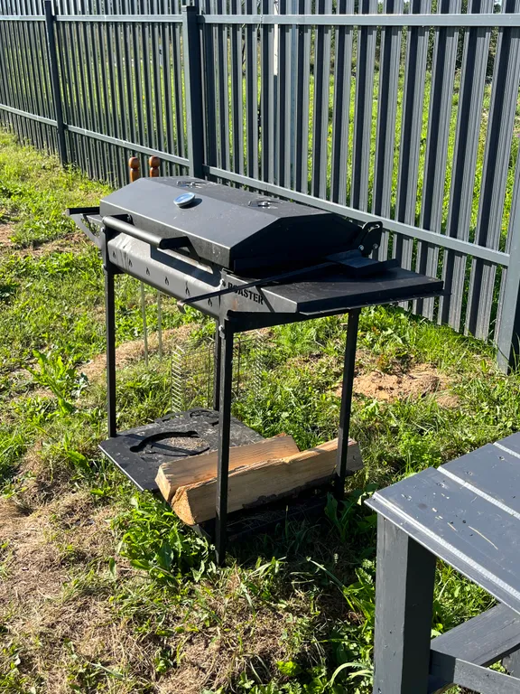 А-фрейм на берегу реки Нерль с банным чаном