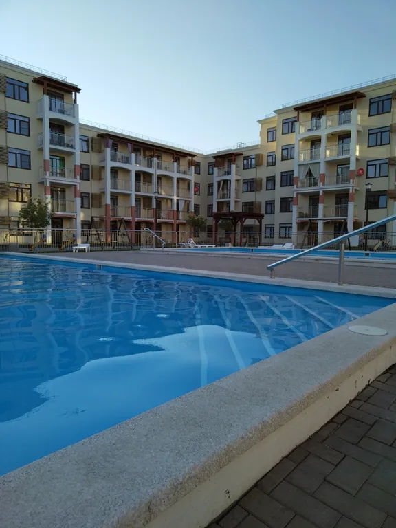 Уютная студия с террасой с видом на горы и бассейны