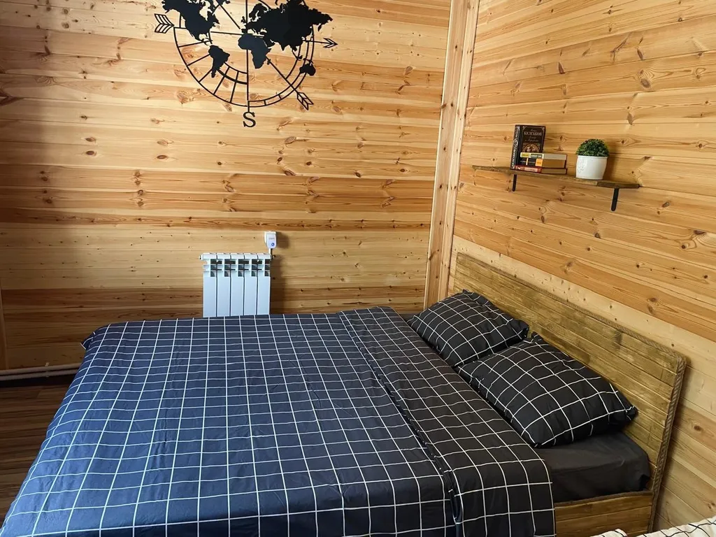 Уютный домик под лесом