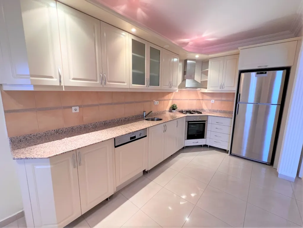 Аланья, просторная квартира с видом на море и горы, пляж - 5 минут