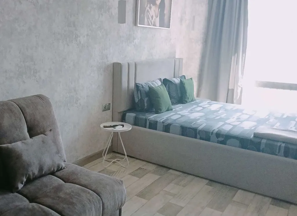 Уютная студия с видом на город